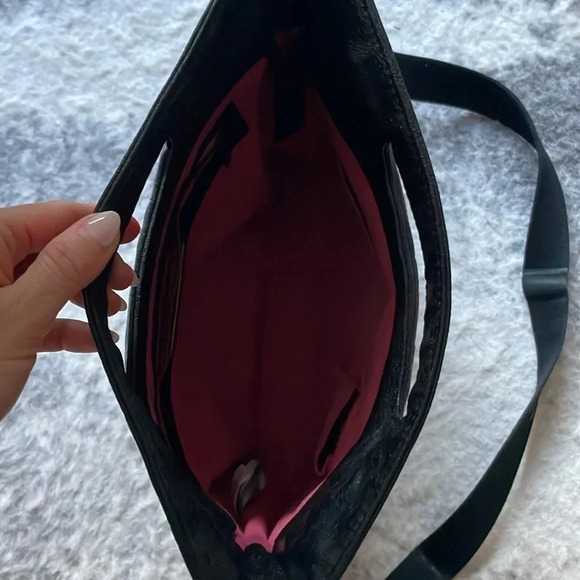 Vintage Matt & Nat Crossbody Purse - Picture 13 of 16